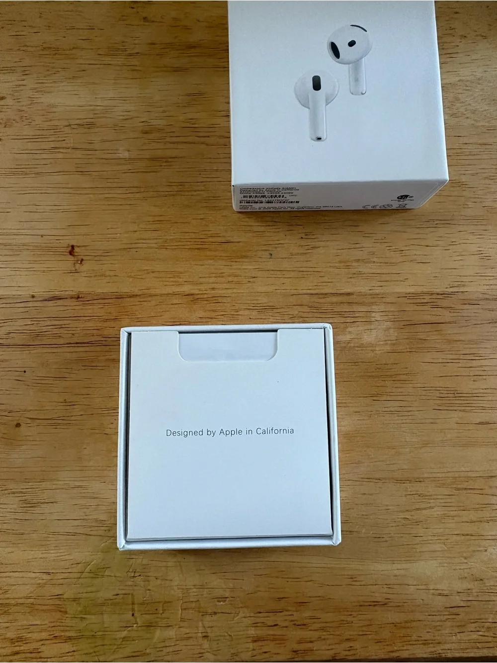 Apple White Wireless Earbuds 4th generation (noise cancellation)